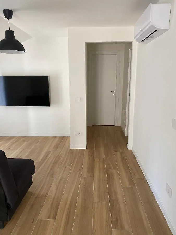 E.G. House Apartman Milánó